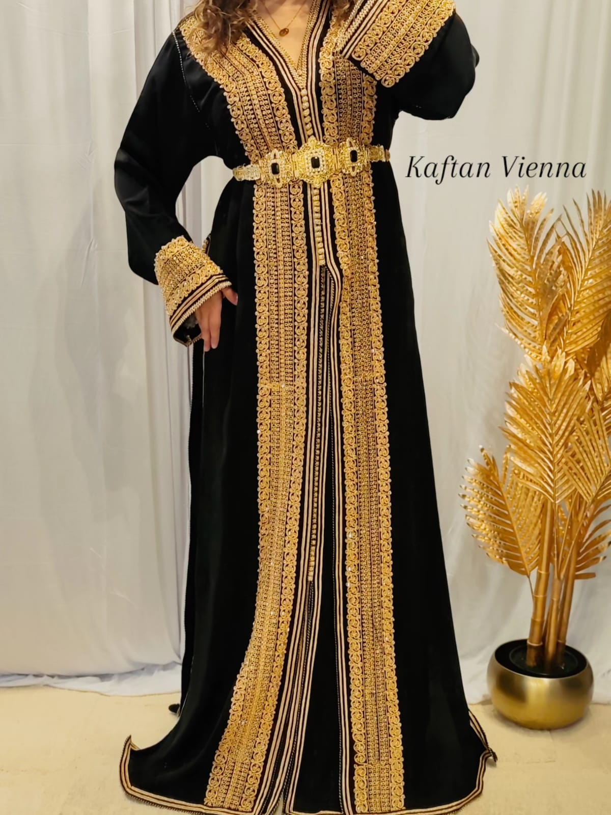 Marokkanische Takshita Schwarz Gold - Vorderansicht zweiteilig elegant