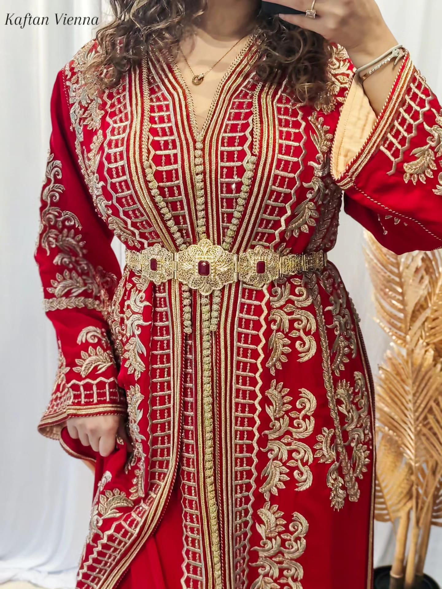 Marokkanische Takshita Rot Gold zweiteilig - Vorderansicht mit Gürtel